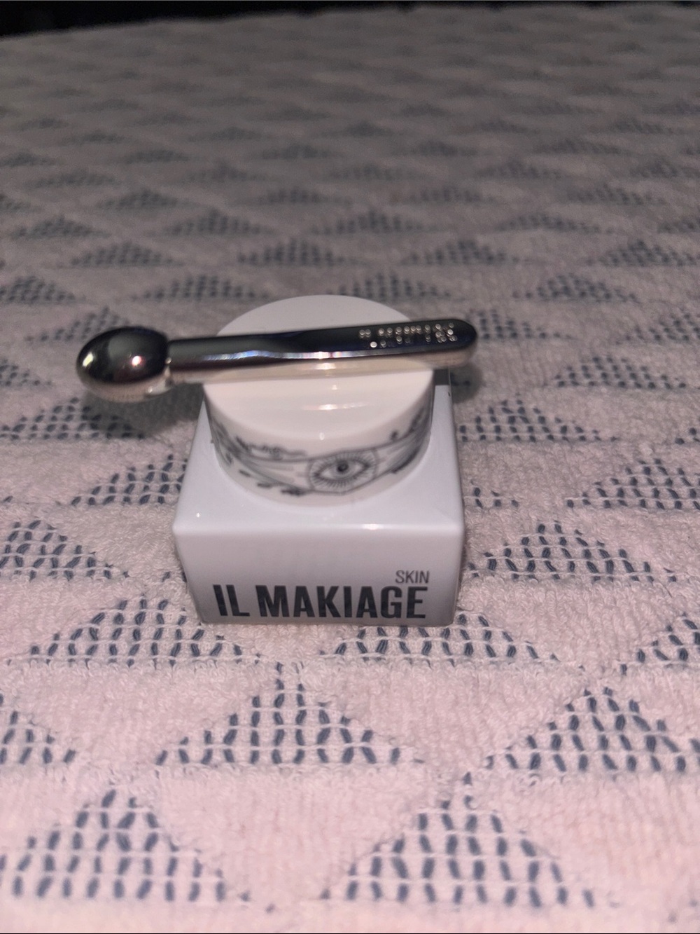IL Makiage Power Up Anti-Aging Brightness Boosting Eye Treatment